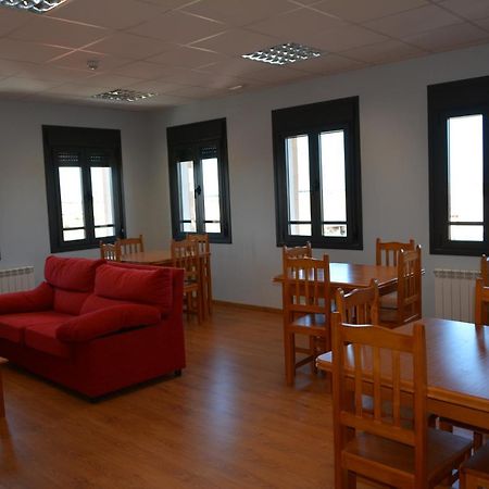 Albergue Villa Nava de la Asunción Nava de la Asuncion Exterior foto